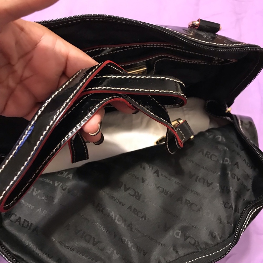 Arcadia PatentLeather Purse❤️🖤